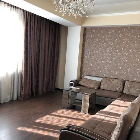 Квартира В Центре Бишкека! Dış mekan fotoğraf